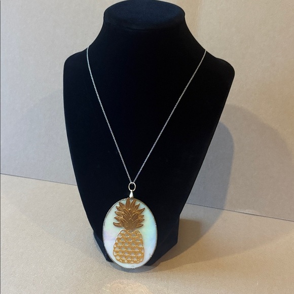 Pineapple 🍍 pendant - Picture 3 of 3
